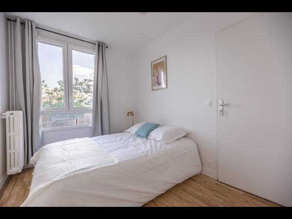 Colocation / Appartement 4 pièces de 65 m², Colombes, Rue Auguste Renoir / Photo 4