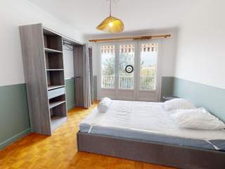 Flatsharing / 4-bedroom flat · 68 m², Bron, Avenue Pierre Brossolette