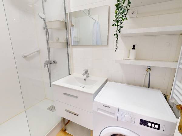 Colocation / Appartement 4 pièces de 68 m², Bron, Avenue Pierre Brossolette / Photo 9