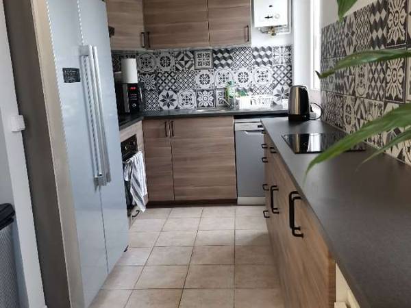 Colocation / Appartement 7 pièces de 91 m², Nanterre, Allée Ambroise Paré / Photo 2