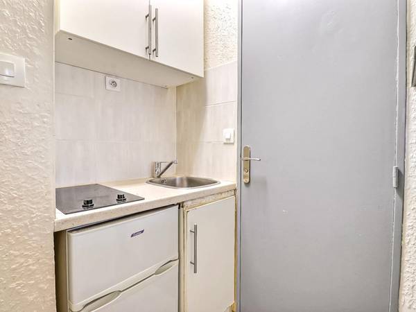 Location / Appartement 1 pièce de 21 m², Nîmes, Rue Varanda / Photo 5