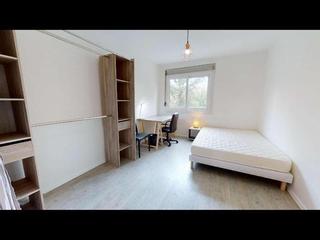 Room share / 5 rooms apartment · 84 m², Bron, Avenue du 8 Mai 1945