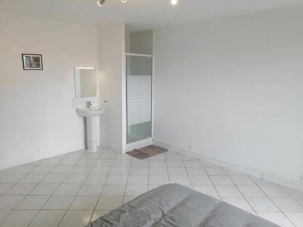 Colocation / Appartement 4 pièces de 89 m², Créteil, Bis Rue de Mesly 4eme Etage Gauche / Photo 2