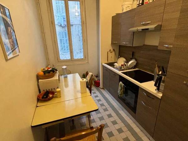 Sous-location / Appartement 6 pièces de 100 m², Marseille, Rue Paradis / Photo 5