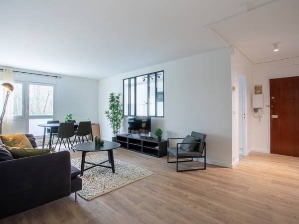 Colocation / Appartement 5 pièces de 101 m², Noisy-le-Grand, Allée de la Noiseraie / Photo 2