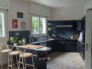 Room share, 10 rooms apartment, Brest