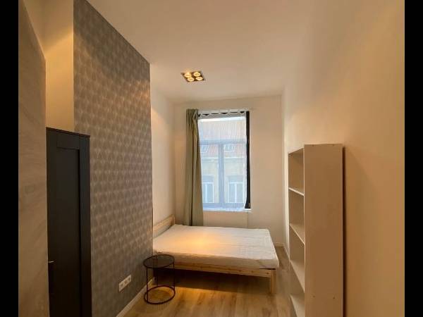 Colocation / Appartement 10 pièces de 100 m², Anderlecht, Rue Moretus / Photo 2