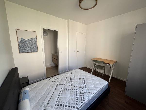 Colocation / Appartement 6 pièces de 95 m², Nanterre, Rue Lucien Ducastel / Photo 2