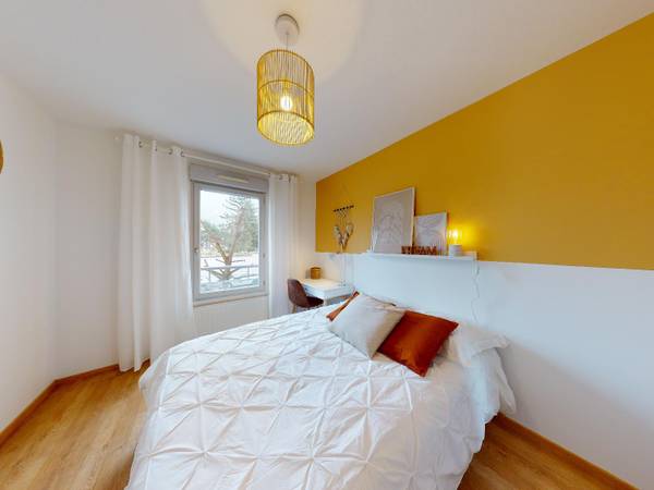 Colocation / Appartement 4 pièces de 95 m², Villeurbanne, Rue du Cimetière / Photo 2