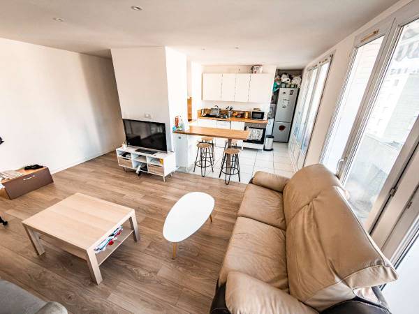 Colocation / Appartement 4 pièces de 65 m², Saint-Martin-d'Hères, Avenue Pierre Sémard / Photo 2