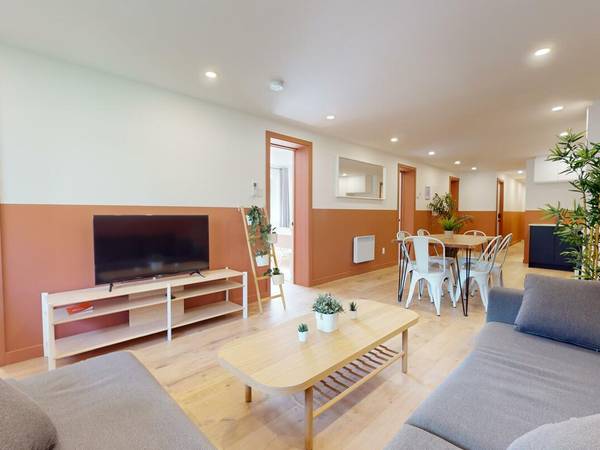Colocation / Appartement 6 pièces de 150 m², Montréal / Photo 2