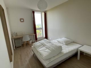 Colocation / Appartement 5 pièces de 81 m², Cergy, Rue de la Justice Brune