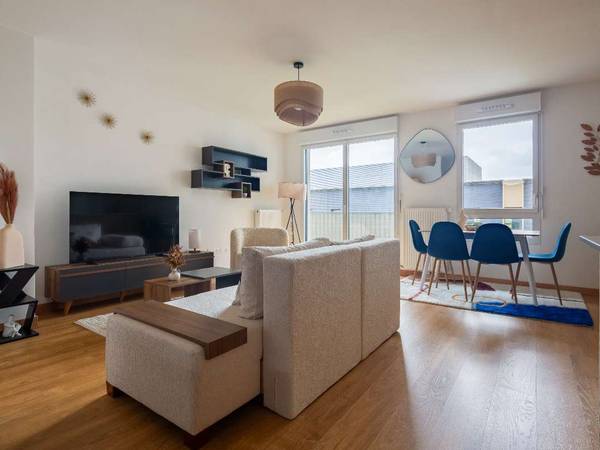 Colocation / Appartement 4 pièces de 79 m², Guyancourt, Rue Georges Haussmann / Photo 2