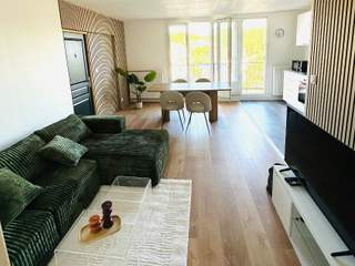Room share, 6 rooms apartment, Dijon