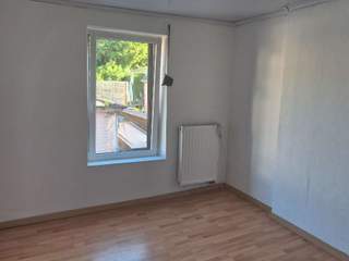 Room in a live-in landlord's home / 5 rooms house · 110 m², Charleroi, Rue Vandervelde