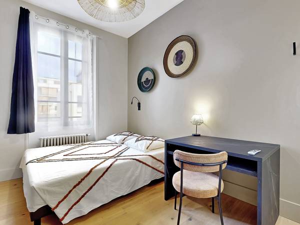 Location / Maison 8 pièces de 210 m², Villeurbanne, Rue des Alliés / Photo 9