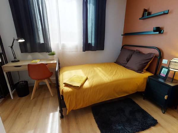 Colocation / Appartement 5 pièces de 85 m², Lyon, Rue Philippe Fabia / Photo 2