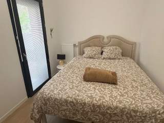 Room in a live-in landlord's home / 4 rooms apartment · 90 m², Massy, Allée Jacqueline Auriol