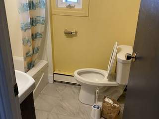Room in a live-in landlord's home / 1 room apartment, Auxerre