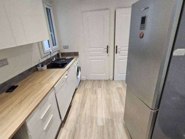 Colocation / Appartement 5 pièces de 72 m², Grenoble, Rue de Mortillet / Photo 2