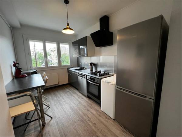 Colocation / Appartement 4 pièces de 84 m², Lyon, Rue de Nice / Photo 2