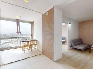 Room share, 5 rooms apartment, Bron