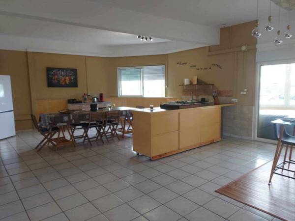 Colocation / Appartement 5 pièces de 260 m², Saint-Joseph, Rue Raphaël Babet / Photo 2