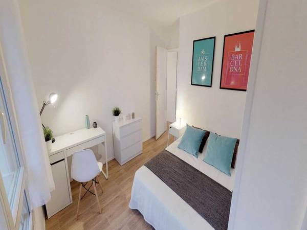 Colocation / Appartement 3 pièces de 70 m², Lille, Rue de Calais / Photo 2