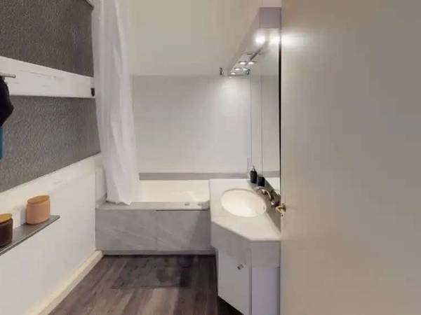 Flatsharing / 6-bedroom flat · 137 m², Lille, Place du Maréchal Leclerc (Lille) / Photo 10