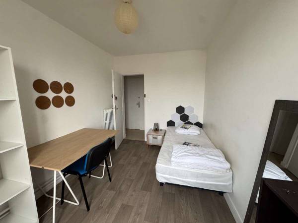 Colocation / Appartement 5 pièces de 82 m², Le Mans, Rue du Moulin l'Evêque / Photo 2