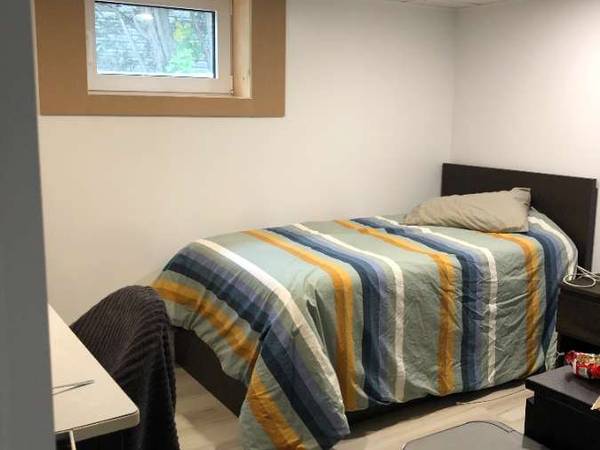 Chambre pour étudiant / Résidence 7 pièces de 1 m², Sherbrooke, Rue Sideleau / Photo 2