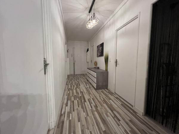 Colocation / Appartement 6 pièces de 100 m², Angoulême, Boulevard de Bury / Photo 2
