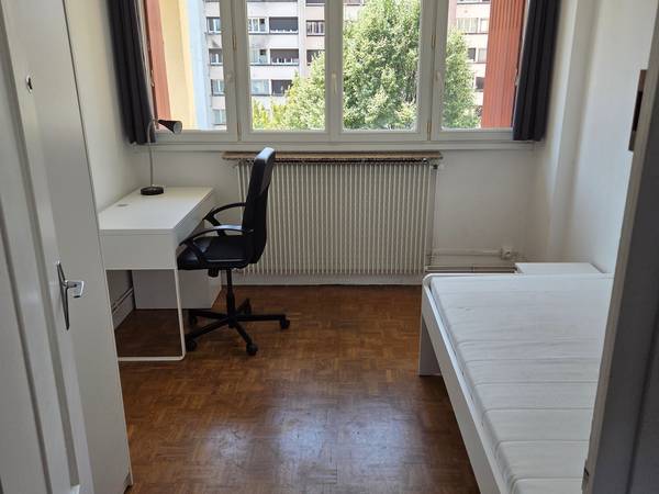 Colocation / Appartement 5 pièces de 63 m², Saint-Martin-d'Hères, Rue Lucien Sampaix / Photo 2