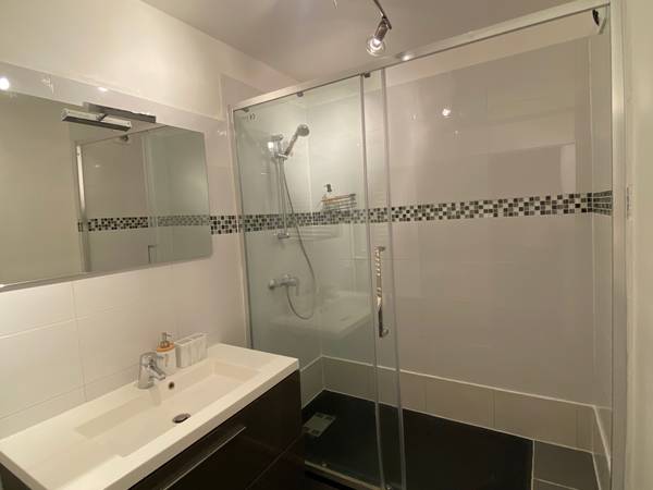 Sous-location / Appartement 4 pièces de 85 m², Paris, Rue Emile Landrin / Photo 7