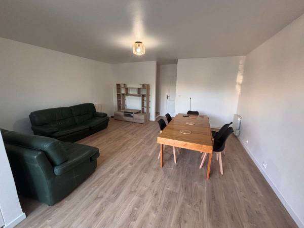 Colocation / Maison 6 pièces de 106 m², Cergy, Rue des Touleuses Mauves / Photo 2