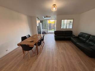 Room share / 6 rooms house · 106 m², Cergy, Rue des Touleuses Mauves