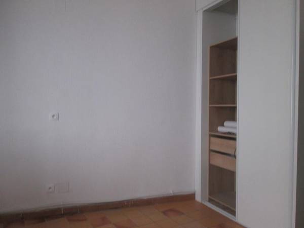 Location / Appartement 1 pièce, Metz / Photo 2