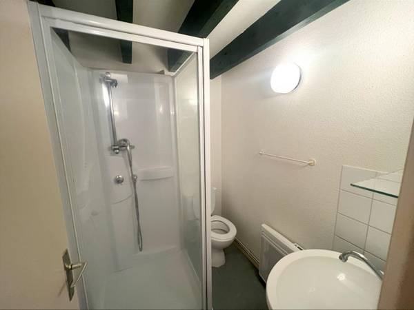 Location / Appartement 1 pièce de 29 m², Roanne, 37 Rue Jean Jaures / Photo 2