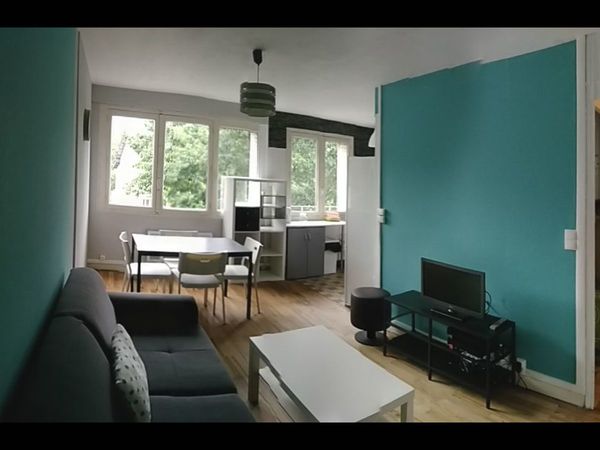 Colocation / Appartement 5 pièces de 62 m², Saint-Martin-d'Hères, Avenue Gabriel Péri / Photo 2