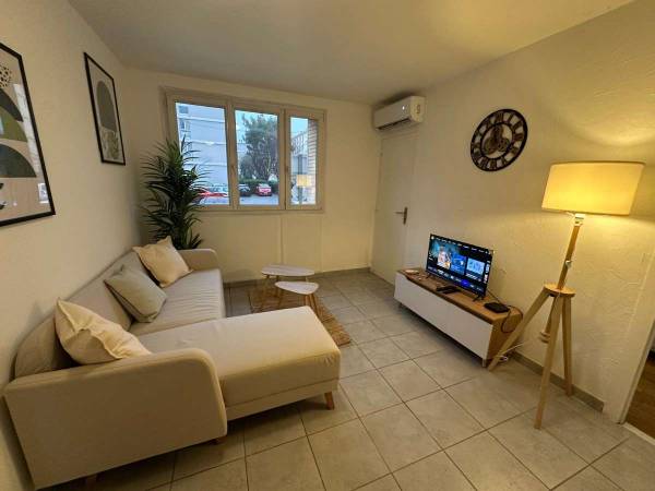 Colocation / Appartement 5 pièces de 74 m², Marseille, Boulevard Romain Rolland / Photo 2