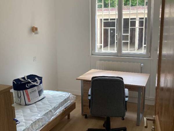 Colocation / Appartement 4 pièces de 75 m², Orléans, Rue Sainte Anne / Photo 2