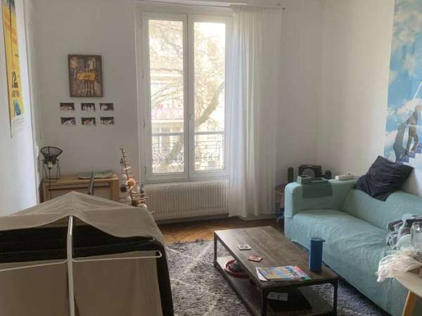 Colocation / Appartement 3 pièces de 49 m², Paris, Rue des Pyrénées / Photo 2