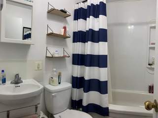 Colocation / Appartement 4 pièces de 80 m², Québec, Rue de la Salle