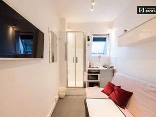 Sublet / Studio · 9 m² , Paris, Rue Boissière