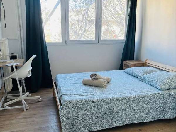 Colocation / Appartement 4 pièces de 72 m², Marseille, Avenue Camille Pelletan / Photo 13