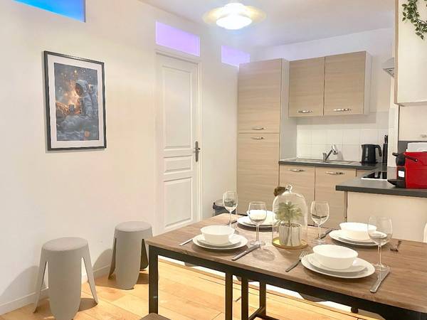 Colocation / Appartement 5 pièces de 82 m², Cergy, Place des Colonnes Hubert Renaud / Photo 2