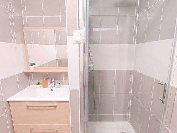 Colocation / Appartement 5 pièces de 82 m², Cergy, Place des Colonnes Hubert Renaud / Photo 4