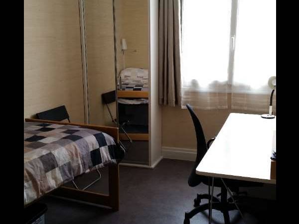 Colocation / Appartement 3 pièces de 56 m², Versailles, Rue du Pont Colbert / Photo 2