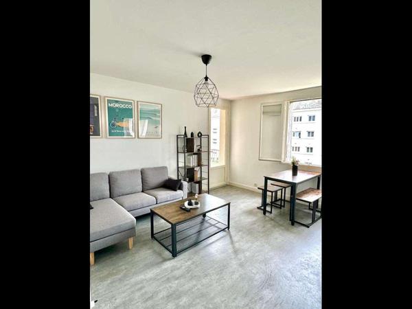 Colocation / Appartement 4 pièces de 75 m², Angers, Rue d'Épluchard / Photo 2