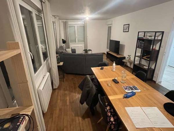Colocation / Maison 7 pièces de 115 m², Laval, Rue des Lilas / Photo 2